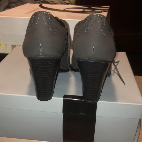 Heels - Picture 4 of 6